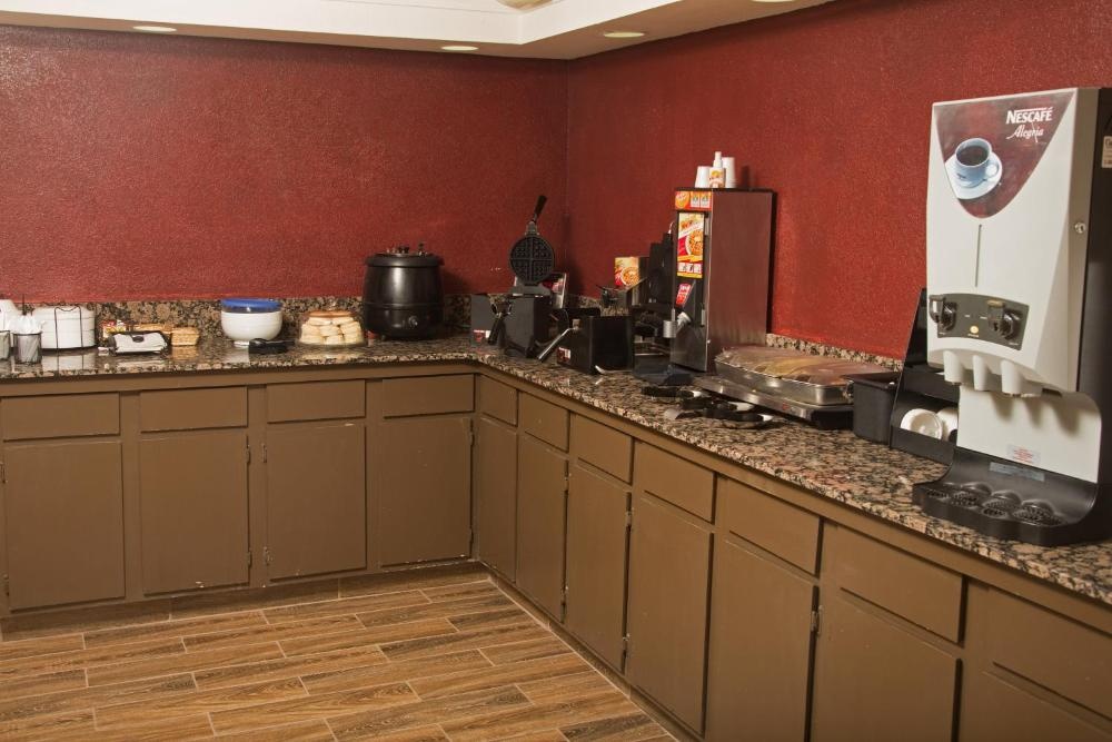 Red Roof Inn Ardmore Image 6