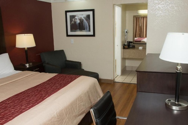Red Roof Inn Ardmore image 16