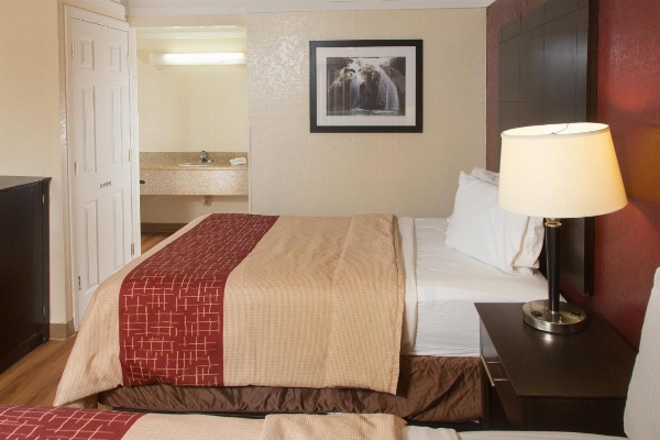Red Roof Inn Ardmore image 3