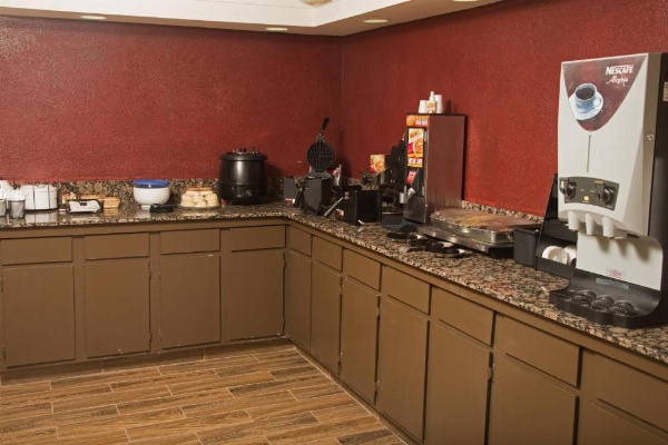 Red Roof Inn Ardmore image 6